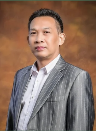 นายพชรธรณ์ โคตะระ ผู้อำนวยการสถานศึกษา